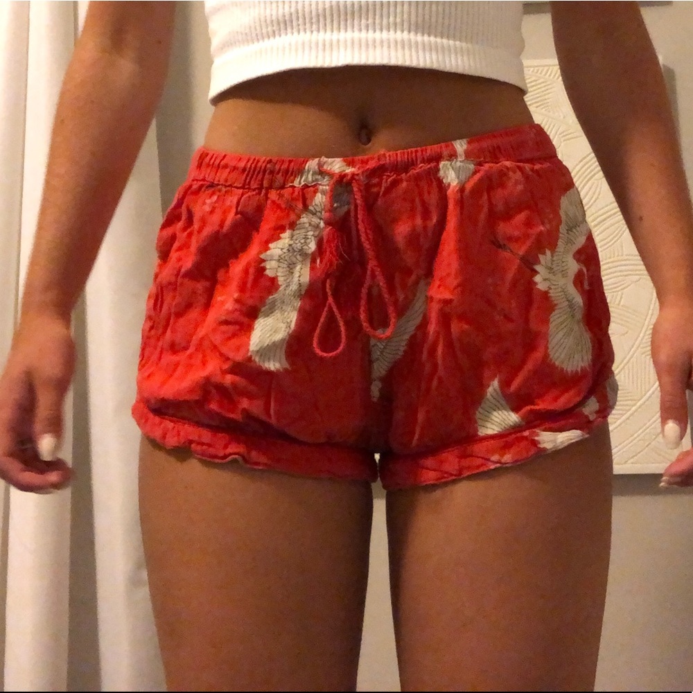 comfy billabong flowy shorts